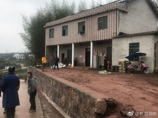 뤄군이 부모를 살해한 집(웨이보)