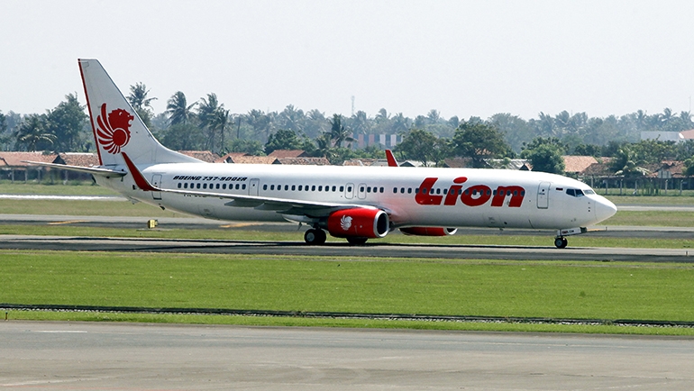 2013년 3월 18일 인도네시아 자카르타 인근 수카르노-하타 국제공항에 주기된 현지 저가항공사 라이온에어 소속 보잉 737 여객기. [EPA=연합뉴스자료사진]