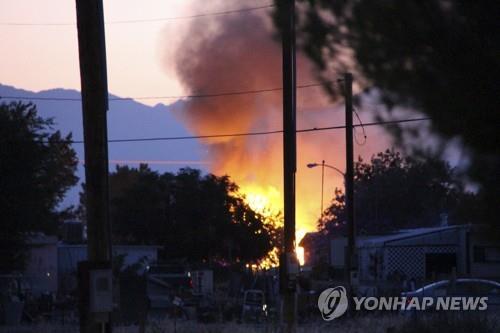강진이 일어난 리지크레스트 주택가에서 화재 발생[연합뉴스제공]