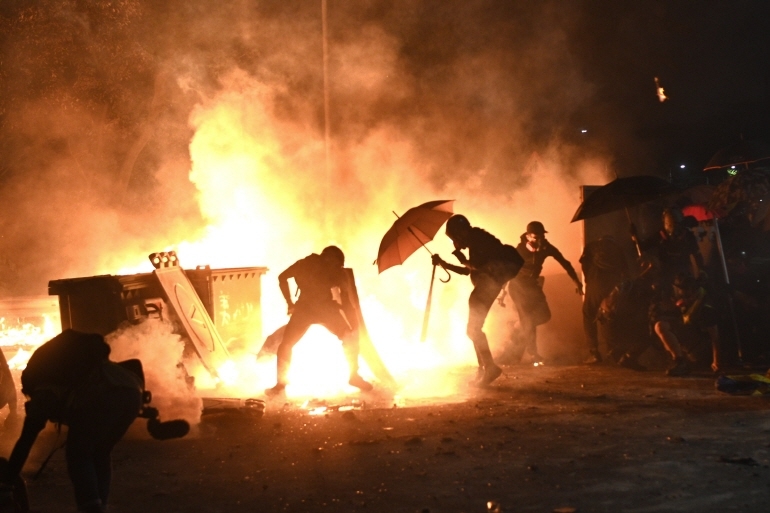 (연합뉴스 제공) 불타는 홍콩중문대 시위현장
