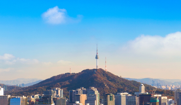 머큐어 강남 쏘도베 루프탑 21층 클라우드에서 보이는 남산뷰