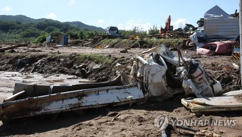 집중 호우로 초토화된 경북 예천군 한 마을[사진/연합뉴스]