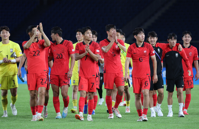 4-0 승리 거둔 한국 선수들(진화[중국]=연합뉴스) 