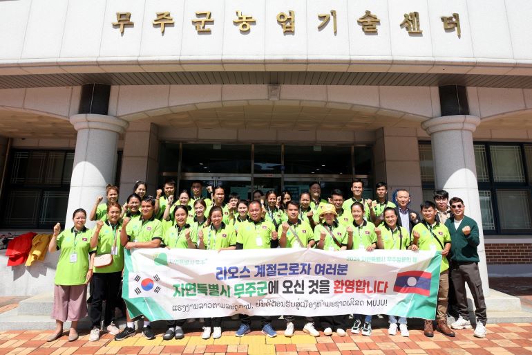라오스 계절근로자들 입국 [사진/무주군 제공. 재판매 및 DB 금지]