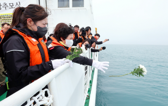 '세월호 참사 10주기' 오열하는 유가족[연합뉴스 제공]