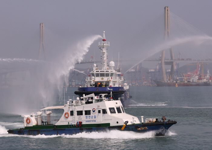 세월호 10주기에 펼쳐진 선박사고 대응 훈련[연합뉴스 제공]