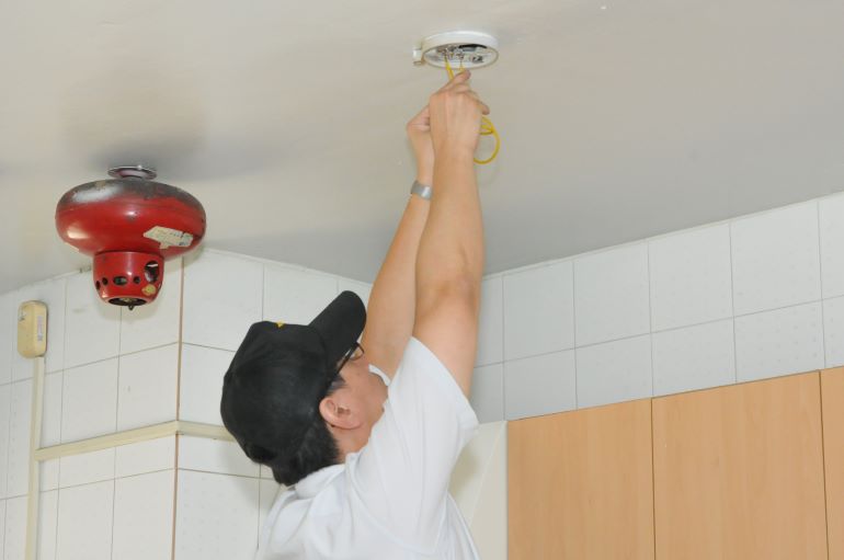 과거 소방안전점검 현장 [사진/위키미디어]