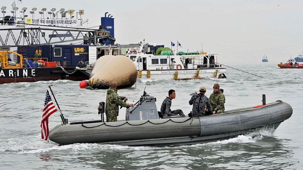 세월호 구조 작전 [사진/위키미디어]