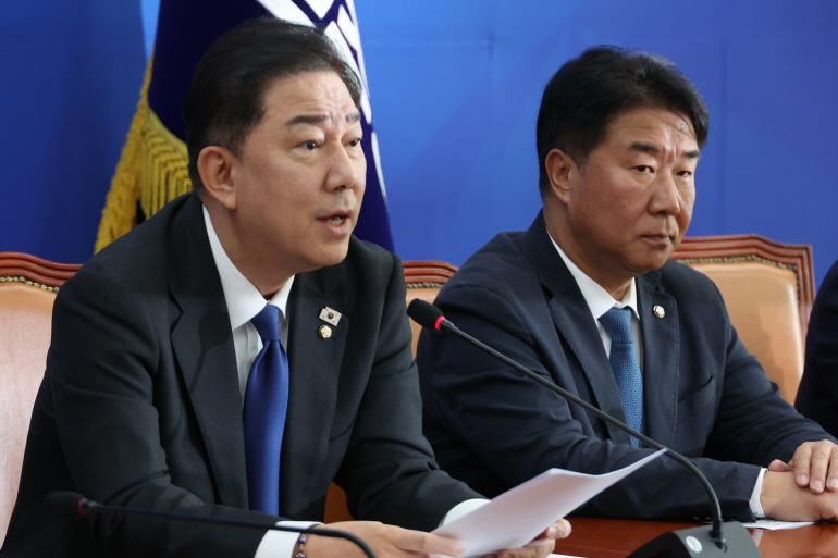 발언하는 김병기 원내대표/연합뉴스