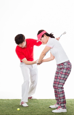 [이코노믹's] '맥스아이스포츠' 김학민 대표 "누구나 쉽고 즐겁게 골프... - 뉴스 썸네일 이미지